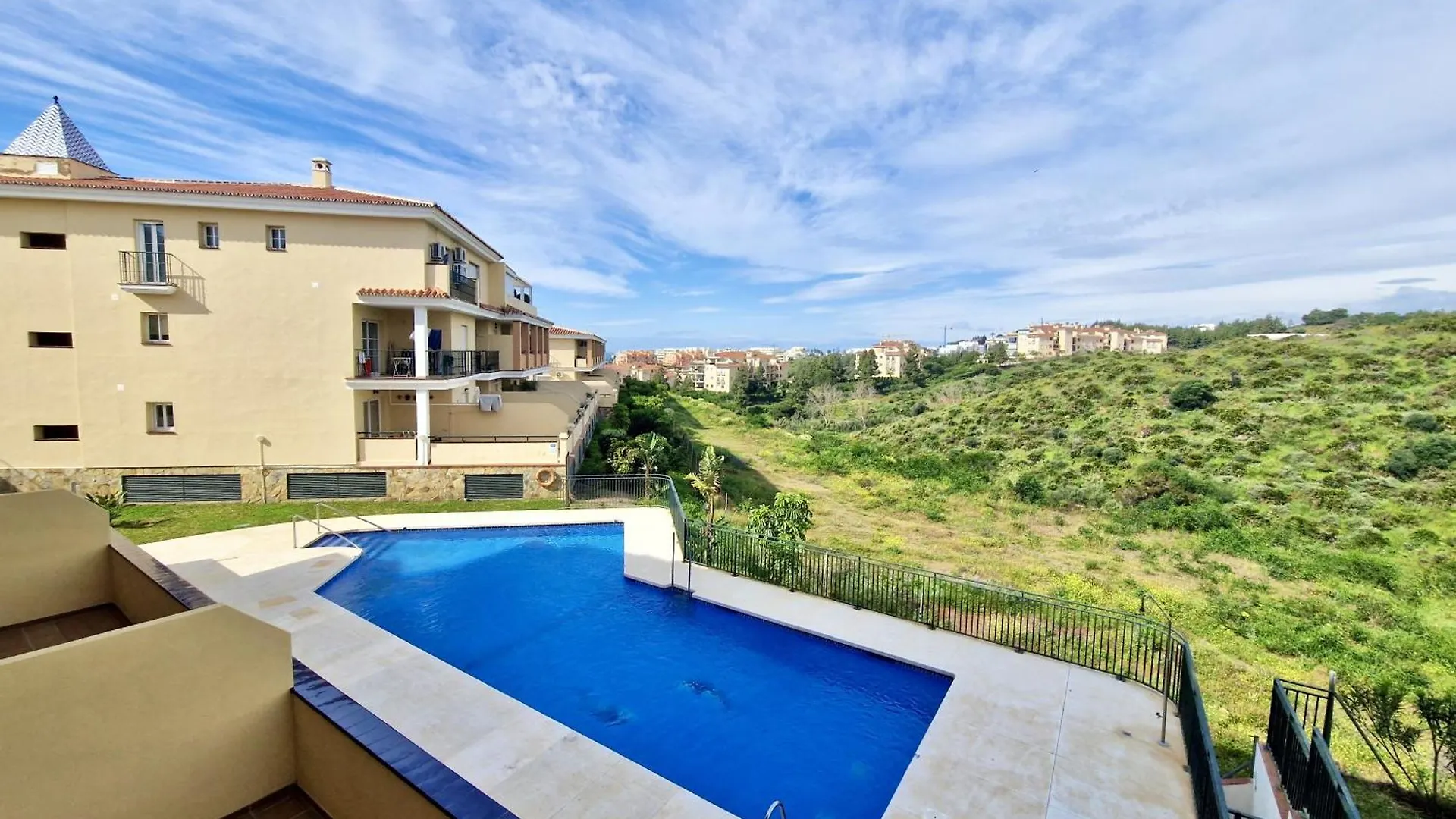 Sr Colinas Del Faro 2 Bdr In Mijas Costaアパートメント