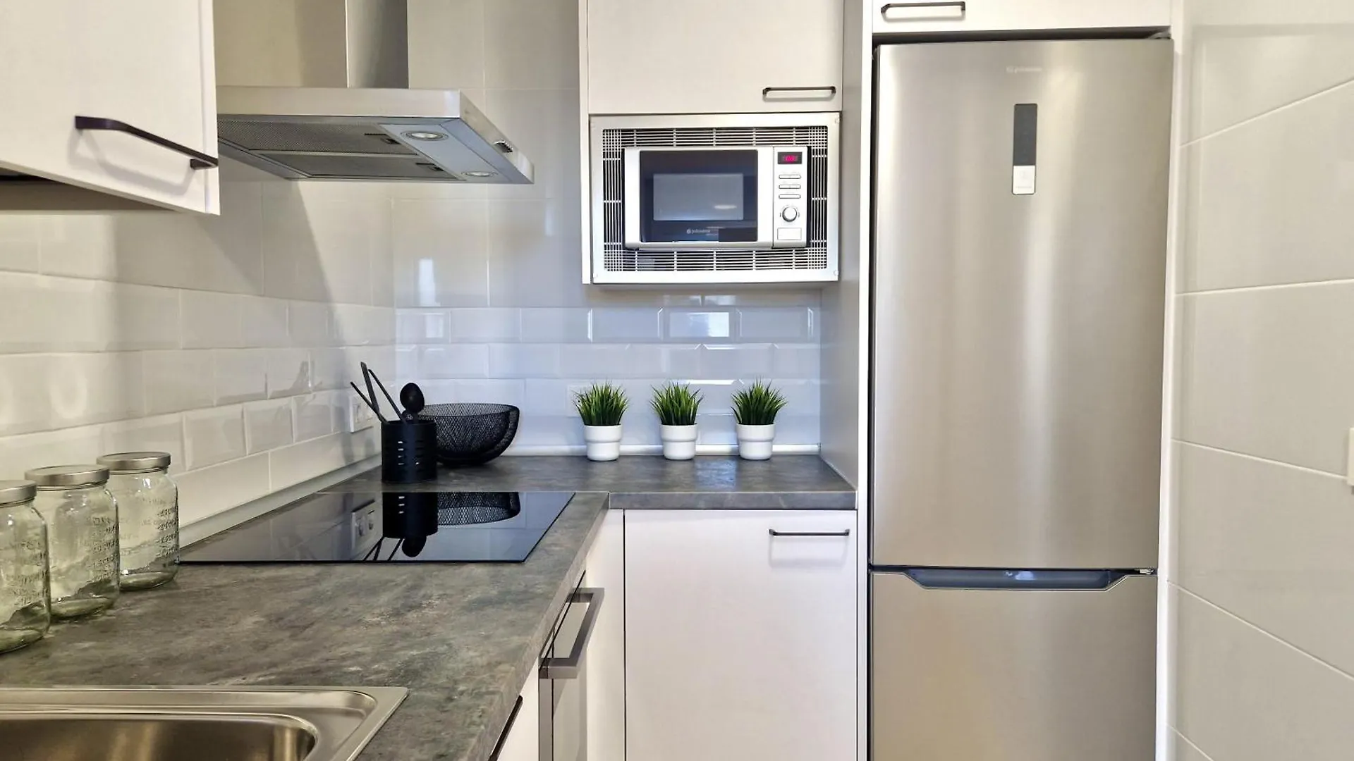 Sr Colinas Del Faro 2 Bdr In Mijas Costaアパートメント