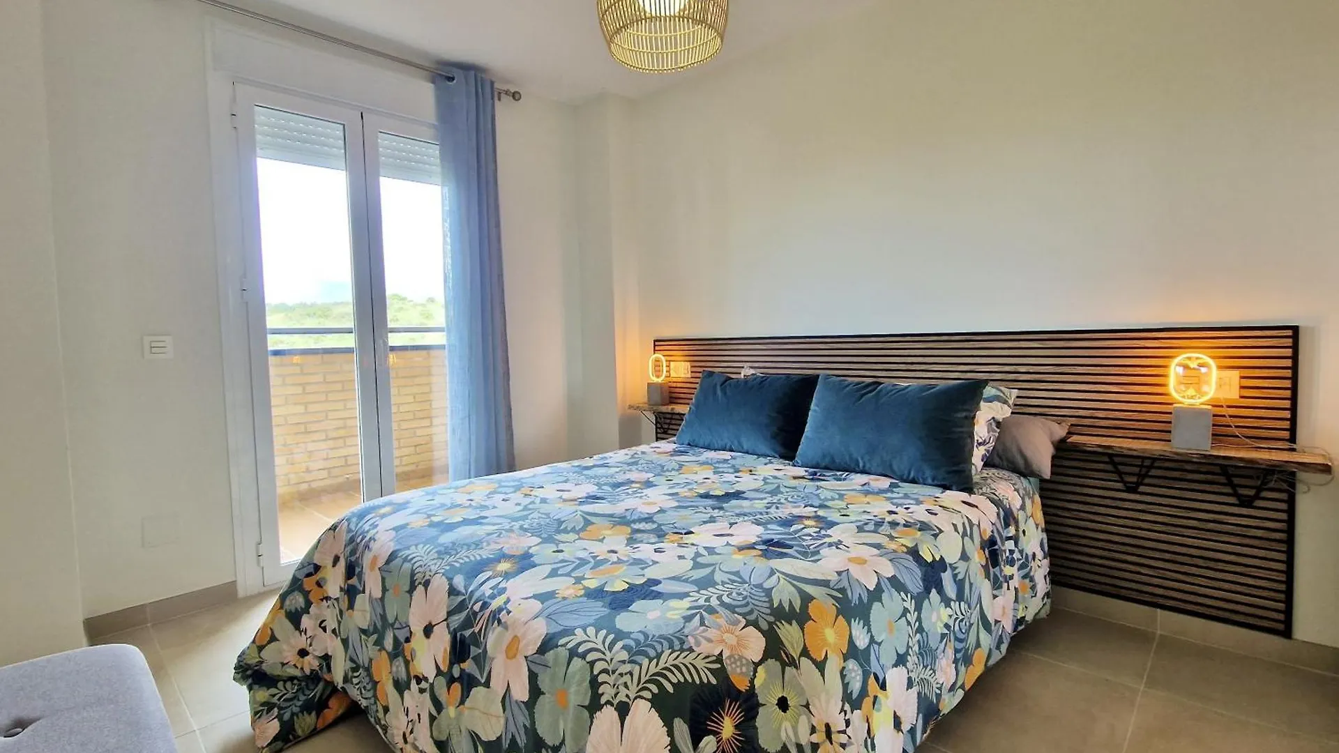 Sr Colinas Del Faro 2 Bdr In Mijas Costaアパートメント
