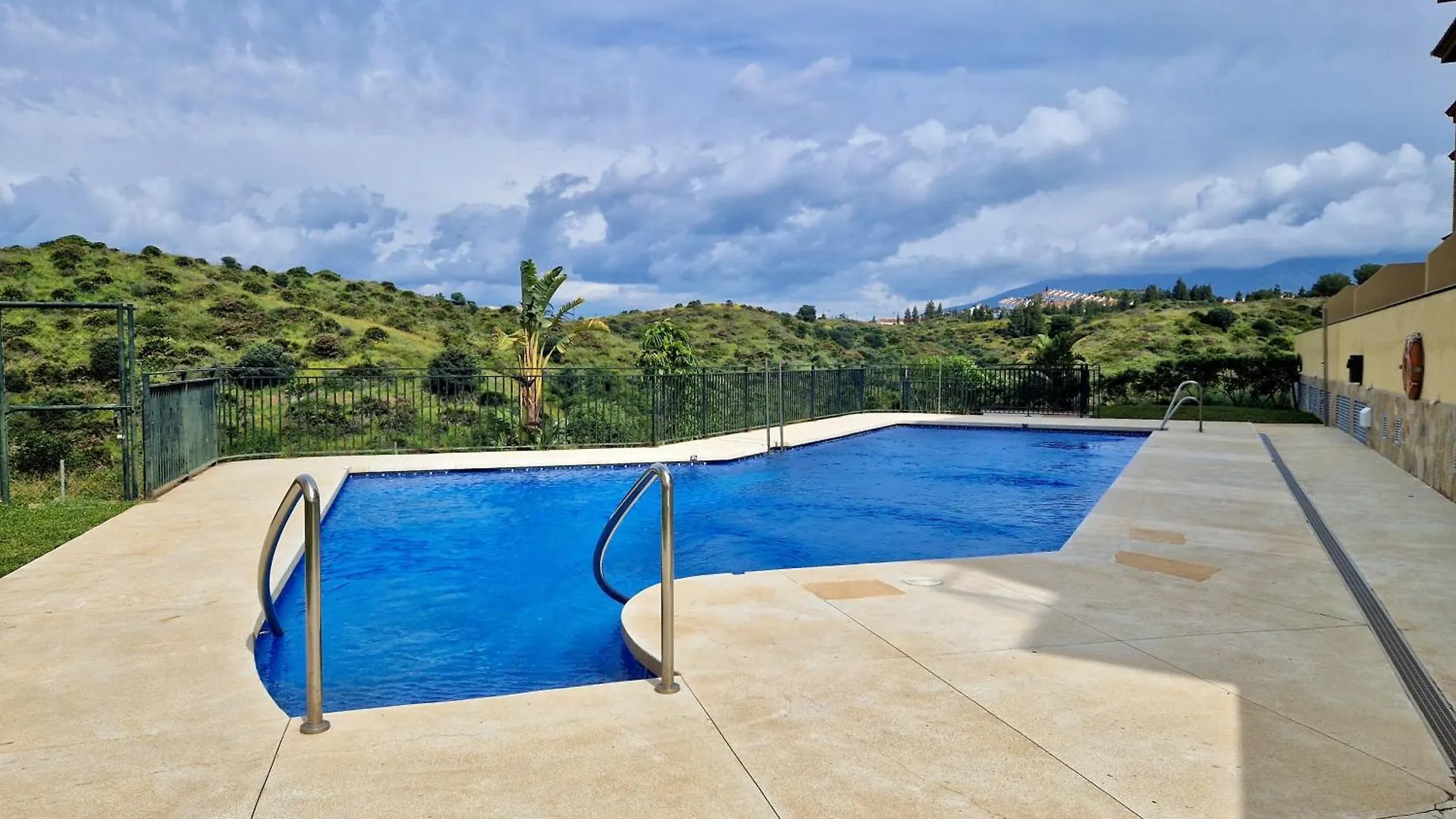 アパート Sr Colinas Del Faro 2 Bdr In Mijas Costaアパートメント
