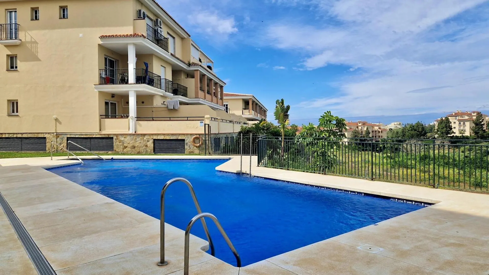 Sr Colinas Del Faro 2 Bdr In Mijas Costa Apartman Spanyolország